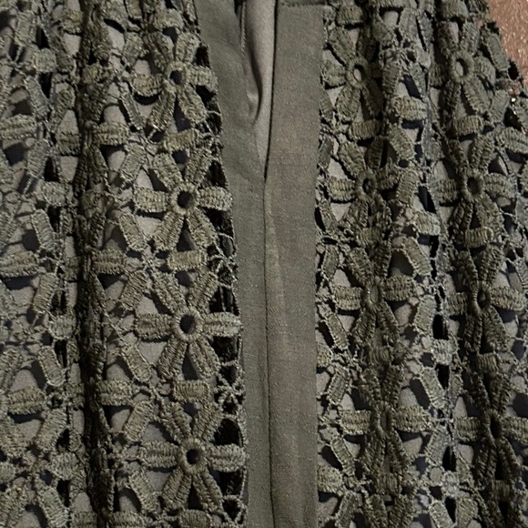 CLOTH & PEOPLE Olive Green Halter Eyelet Lace Bodice. Front Slit Crepe Maxi MED - Picture 4 of 13